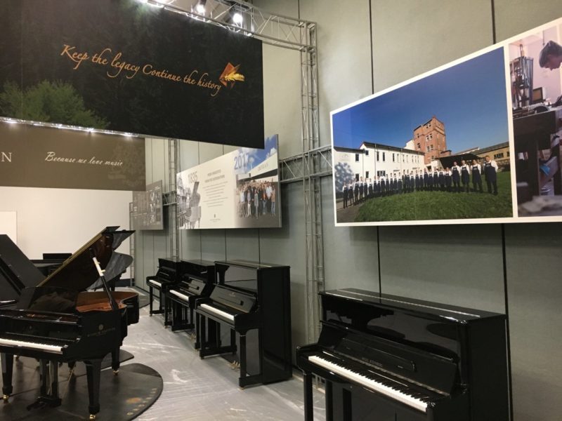 How to use truss in a good trade show exhibit design