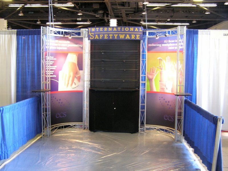 rade show slatwall display design with graphics