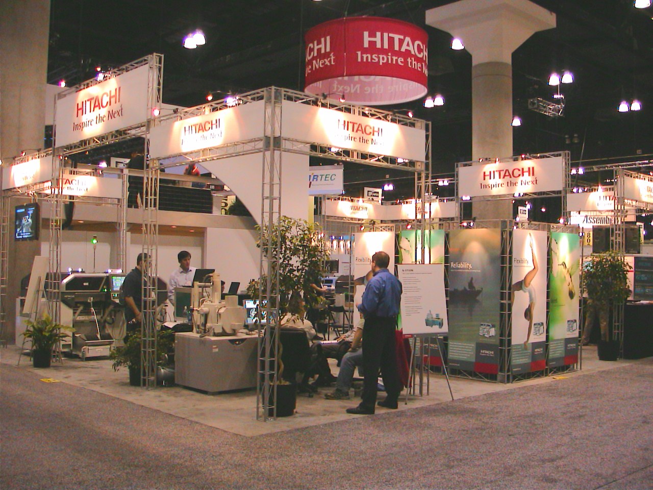 Truss in a trade show exhibit design that focuses on the graphic message